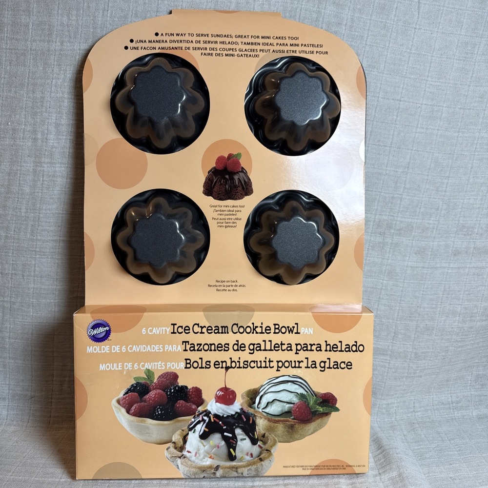 Wilton Molds Six Hole Non-Stick Ice Cream Cookie Cake Bowls New